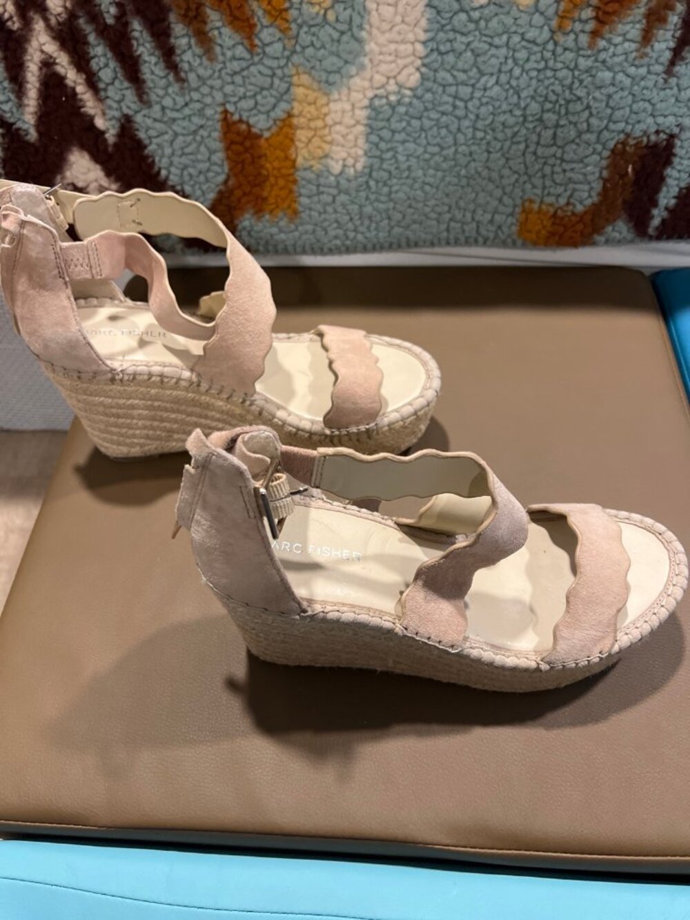 Marc Fisher Calita Espadrille Wedge Sandals Blush Suede Scalloped Women's 8.5